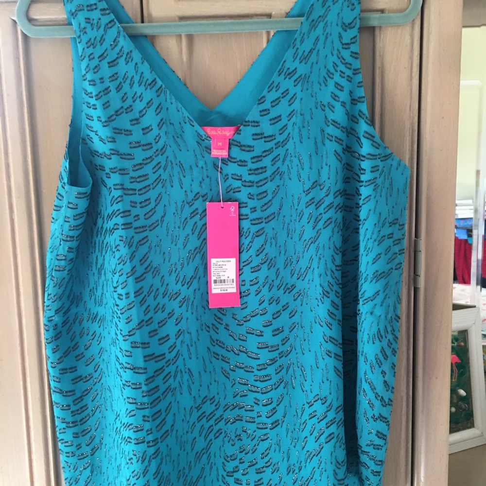 Lilly Pulitzer NWT dressy V neck front and back top.